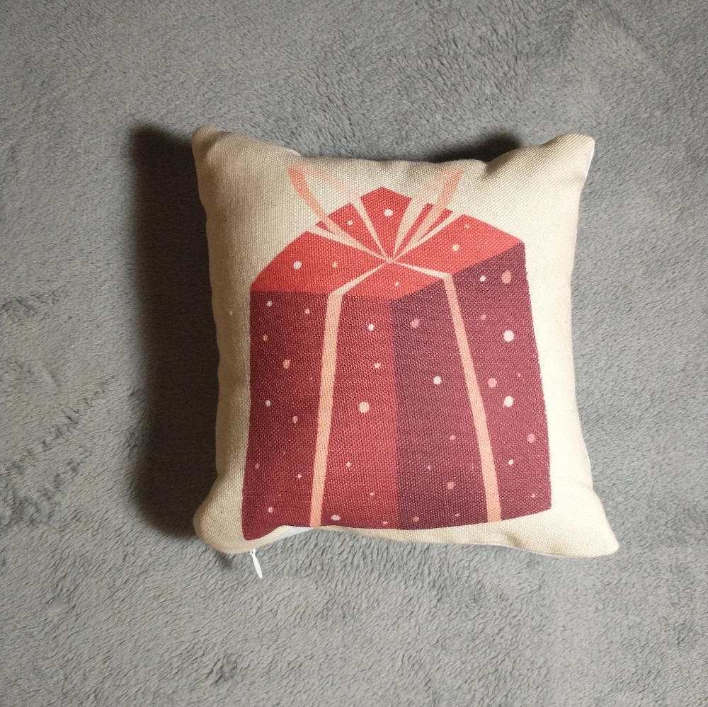 NWOT UniikPillows - Christmas 'Red Present' Throw Pillow